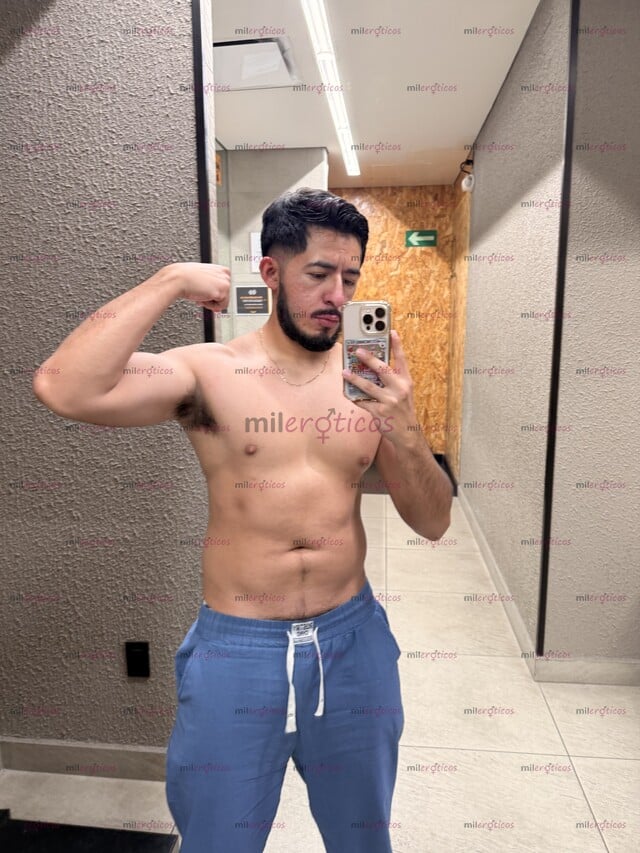 FOTOS DE REGIO, JOVEN DOTADO, NALGÓN Y PIERNÓN, MUSCULOSO, VELLUDO, BARBÓN, TRATO SERIO