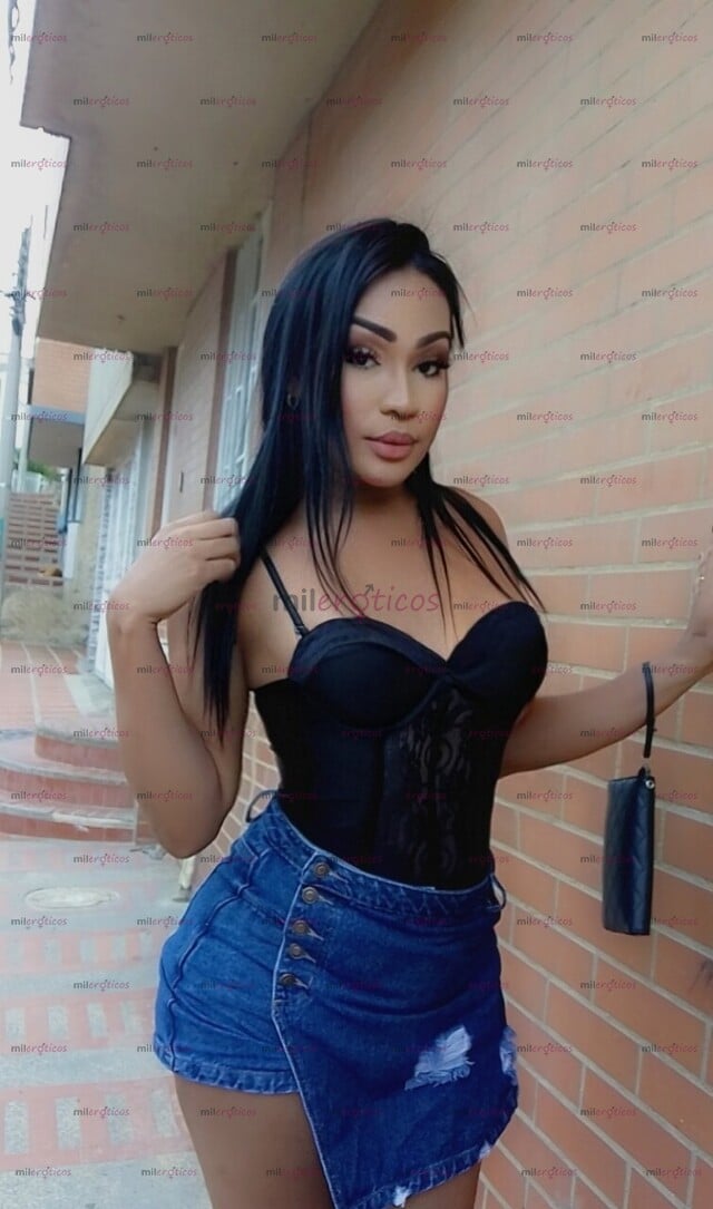 FOTOS DE HERMOSA TRANS FEMENINA CON 18 CM DE VERGA Y UN CULO ENORME