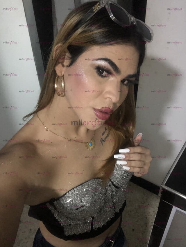 FOTOS DE FIESTERA CON APARTAMENTO PRIVADO ACTIVA Y PASIVA
