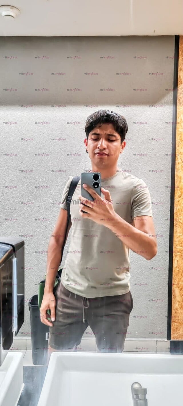 FOTOS DE PASIVO VIP AGUANTADOR, SUMISO, FIT, Y COMPLACIENTE AMANTE DEL SEMEN.
