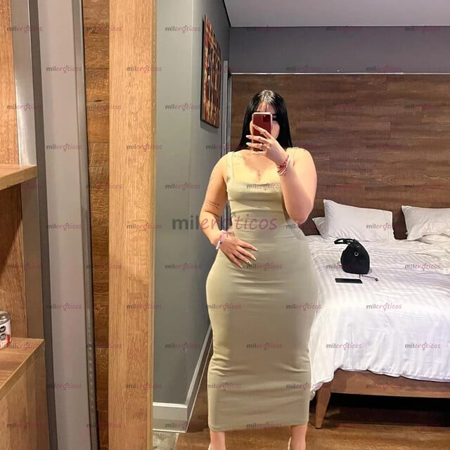 FOTOS DE EXCLUSIVA MUJER ELEGANTE CON UN HERMOSO CUERPO NATURAL