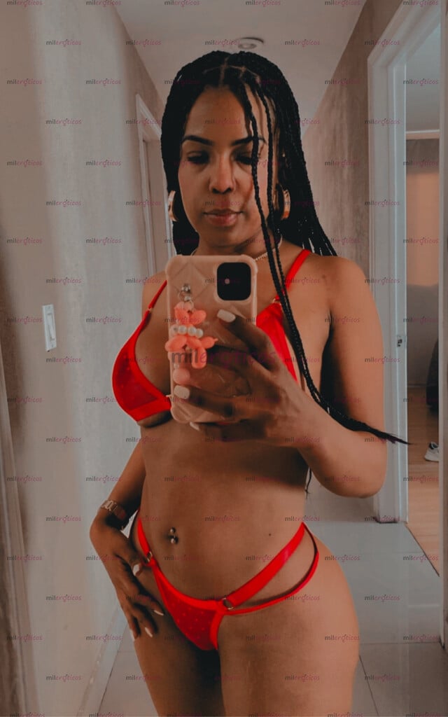 FOTOS DE DOMINICA , PIEL MORENA PELO NATURALMENTE CHINOS CON UNA CARISMA INCREÍBLE QUE TE