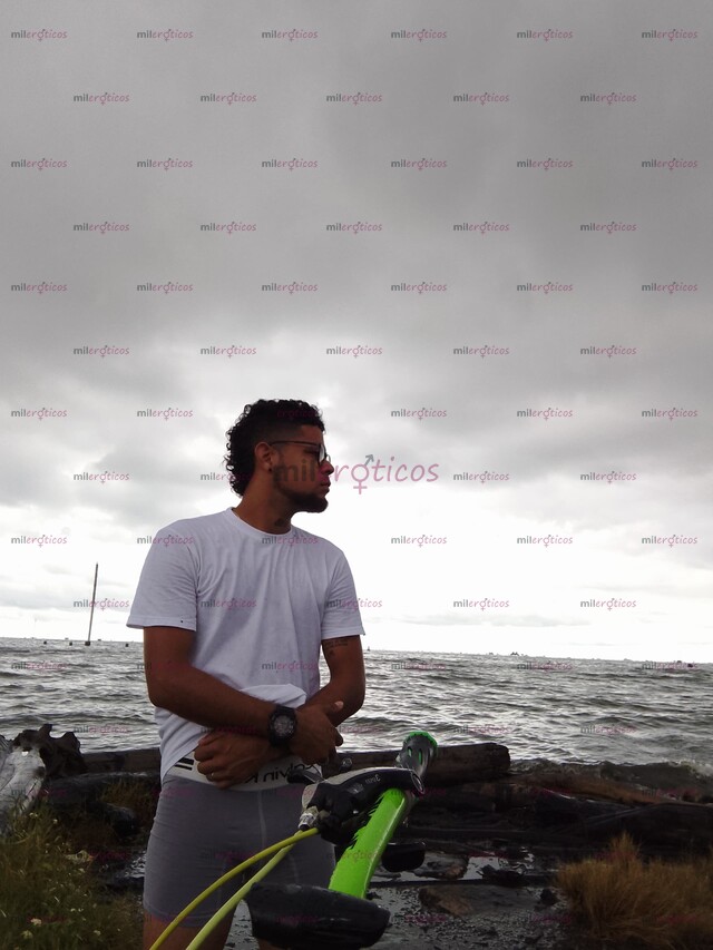 FOTOS DE ALBERTH CHICO BIX 100% ACTIVO COMPLACIENTE CON UNA VERGA DE 21 CM.