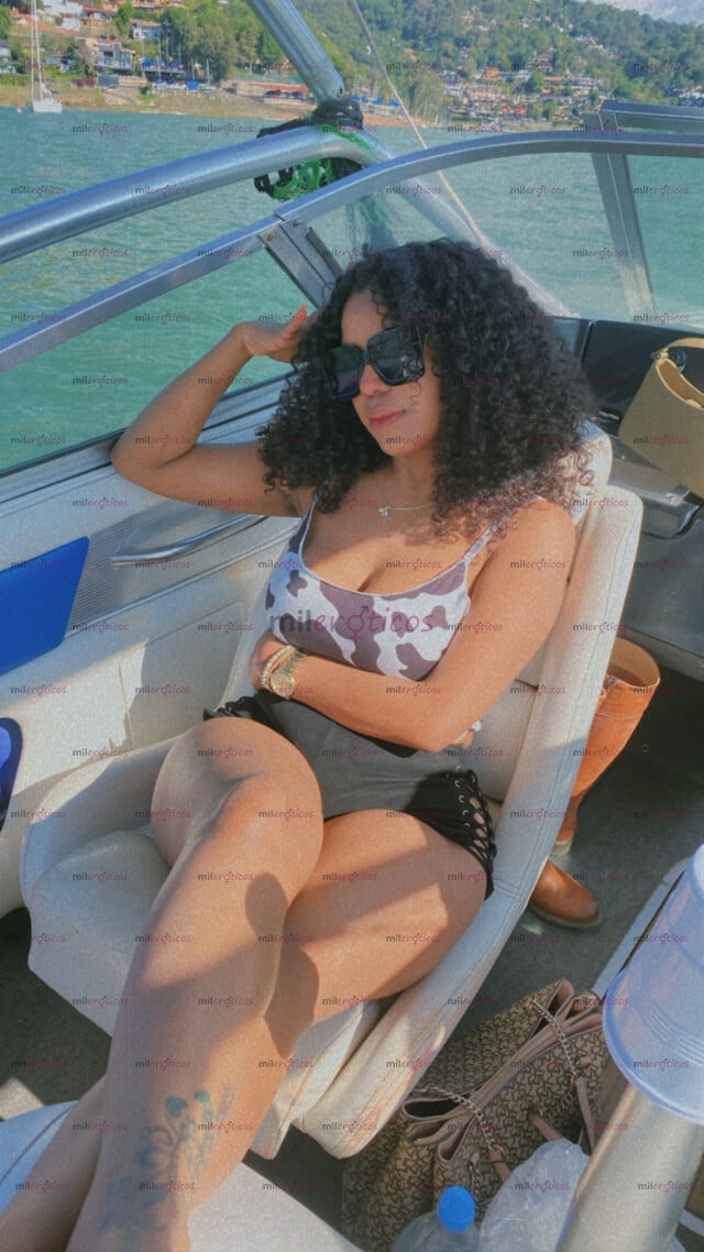 FOTOS DE DOMINICANA ,PELO CHINO , CUERPO NATURAL VOLUPTUOSO ,CARIÑOSA Y CON BUENA PLATICA