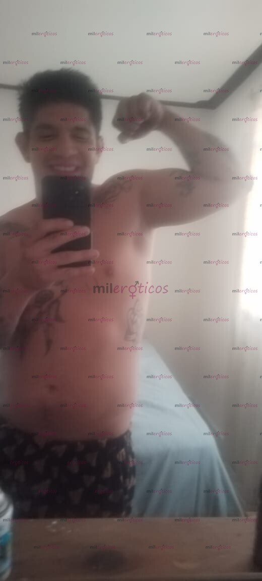 FOTOS DE COLAGENO? JOVEN GUAPO Y CON UUN BUEN PAQUETE