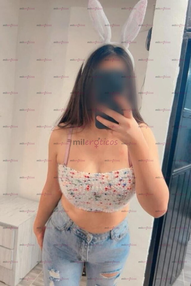 FOTOS DE LESLIE EXPERTA EN LEVANTAR TU VERGA SIN TOCARLA