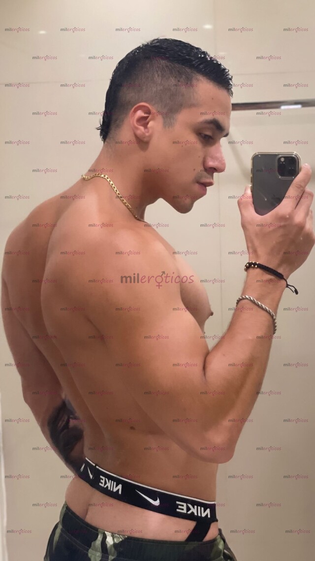 FOTOS DE VERSÁTIL BUEN PORTE JOVEN VARONIL DISPONIBLE