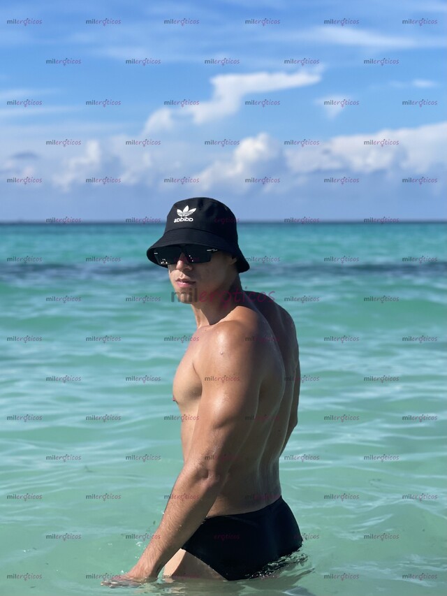 FOTOS DE VERSÁTIL BUEN PORTE JOVEN VARONIL DISPONIBLE