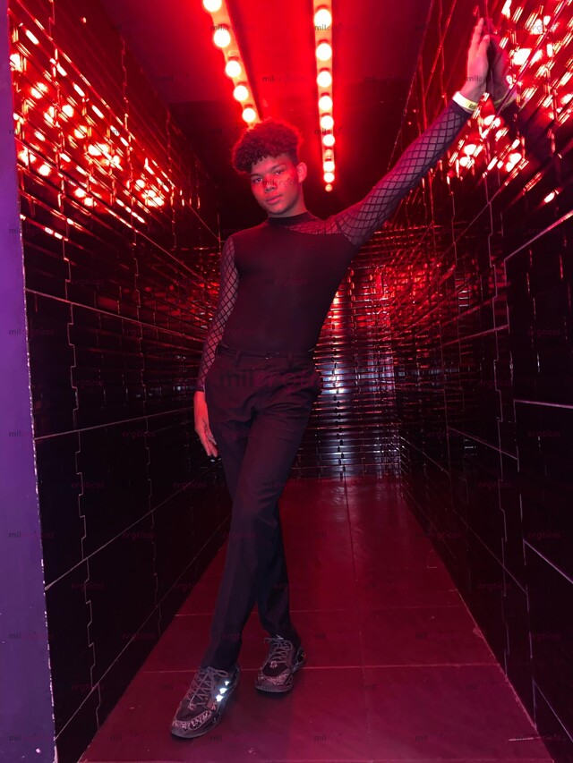 FOTOS DE PRENDERME COMO FUEGO Y APÁGAME CON VERGA