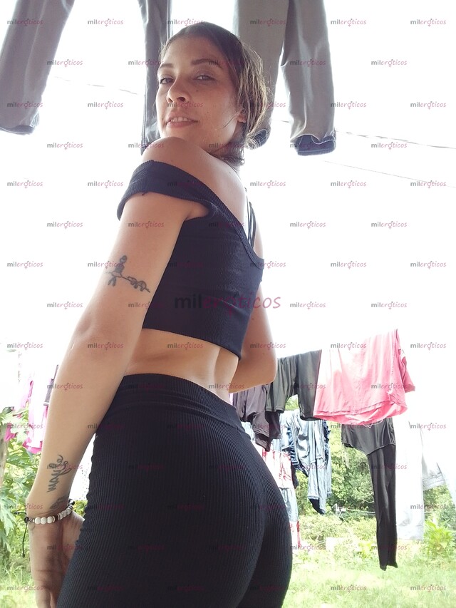 FOTOS DE CHICA SEXY CALIENTE CON MUCHA DISCRECIÓN Y DIVERSIÓN BESOS