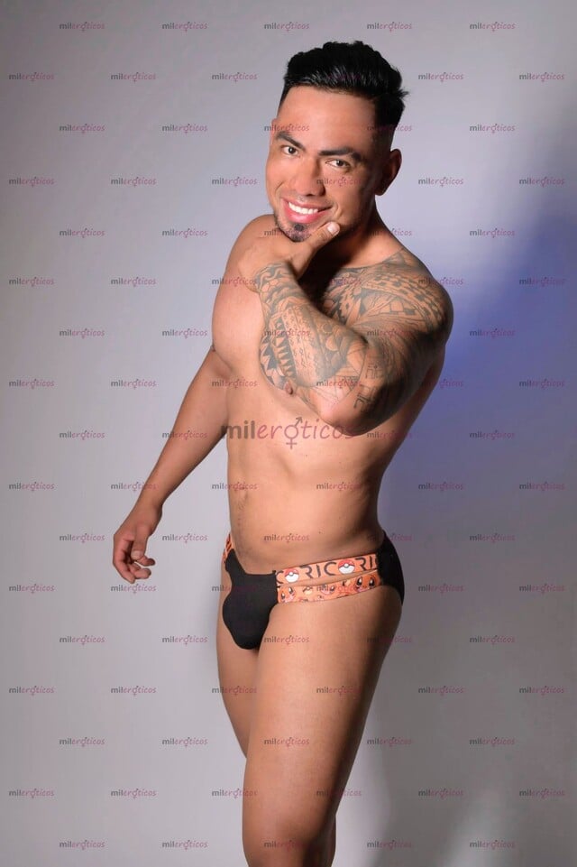 FOTOS DE MAMADO TATUADO MACHO LECHERO 20CM CON DTO