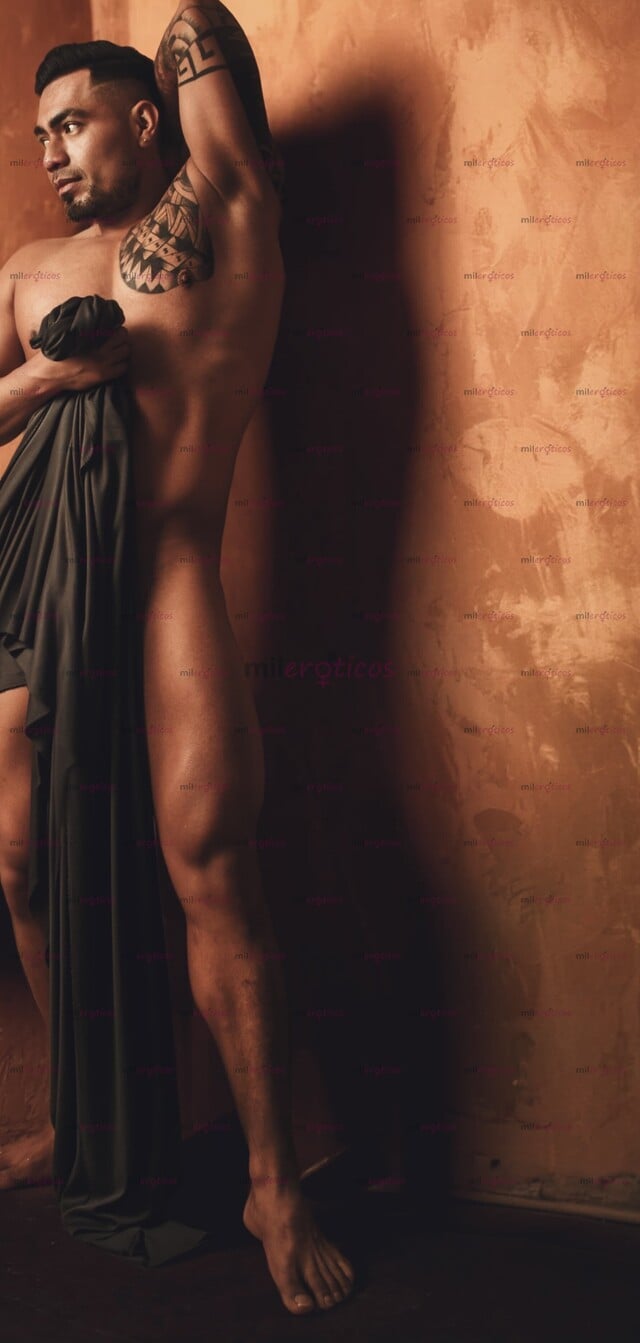 FOTOS DE MAMADO TATUADO MACHO LECHERO 20CM CON DTO