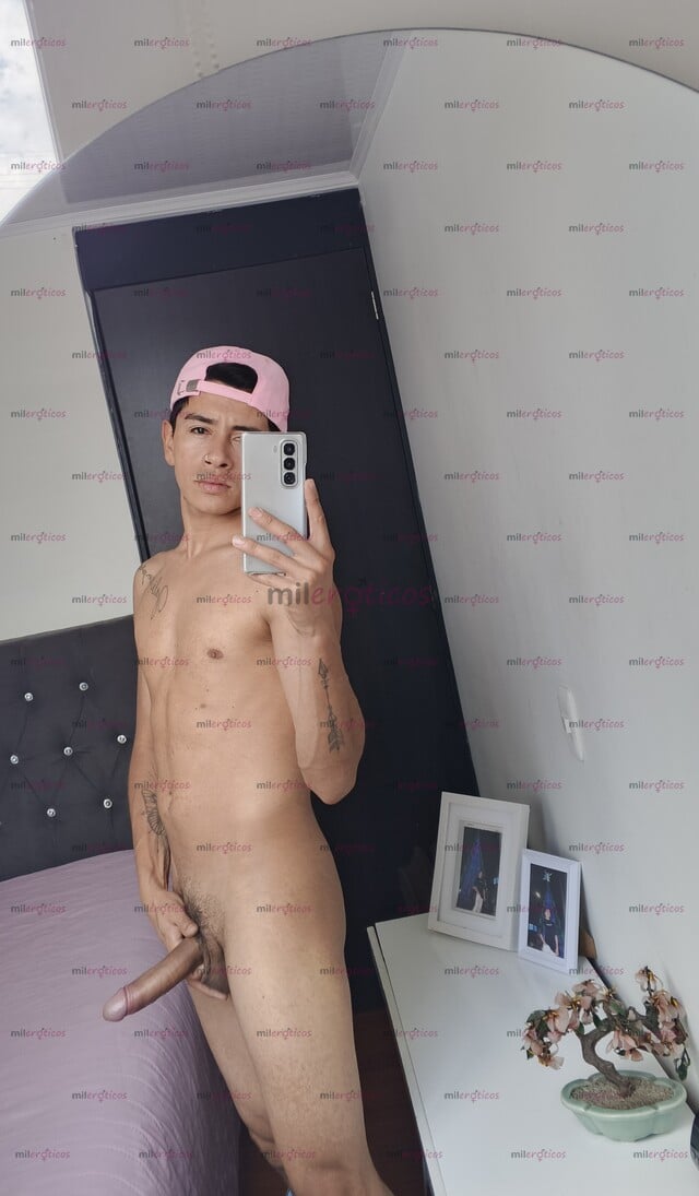 FOTOS DE TWINK LAMPIÑO VERSÁTIL VERGÓN, CULITO AGUANTADOR.