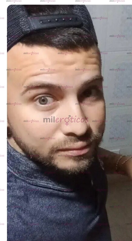 FOTOS DE COMPLACIENTE TOTAL SERIO Y ASEADO ME GUSTA LOS TRÍOS SI SE TRATA