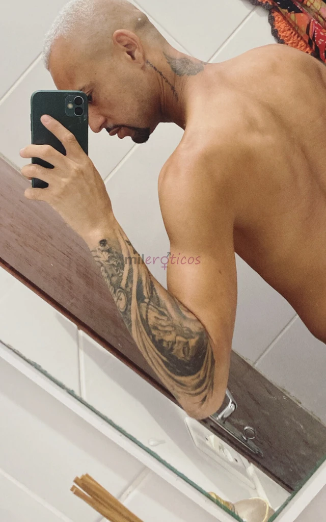 Atendimento top sem frescura sexo seguro atendo todos os dias da semana na cama sou ativo liberal deixo que o cliente conduza o momento entre contato...