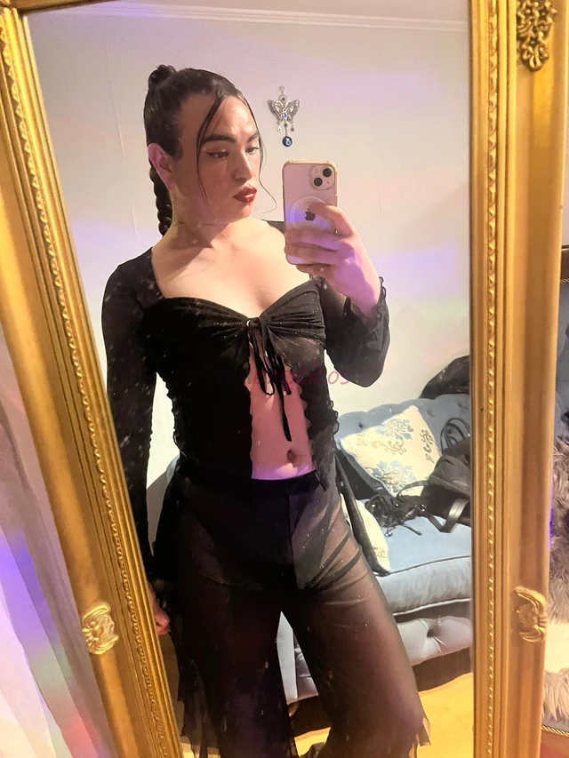 Holas buenas soy un chico fem me gusta la lenceria y el morbo tengo lugar en conchali tengo mis fotos en el perfil si te gusta hablame vendo pack y ha...