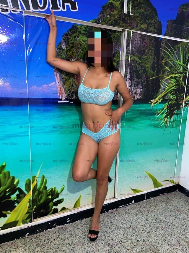 FOTOS DE CATALINA HERMOSA PELINEGRA ADICTA AL SEXO RICA PAJA RUSA