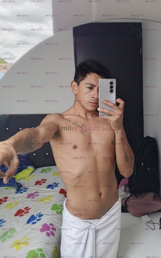 FOTOS DE TWINK LAMPIÑO VERSÁTIL VERGÓN, CULITO AGUANTADOR.