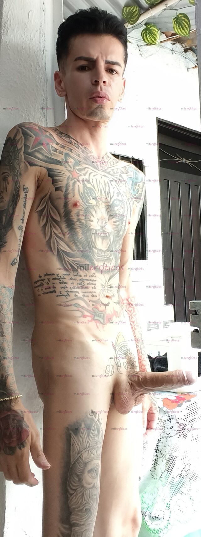 FOTOS DE FLACO FETICHERO TATUADO VERGON ACTIVO MORBOSO