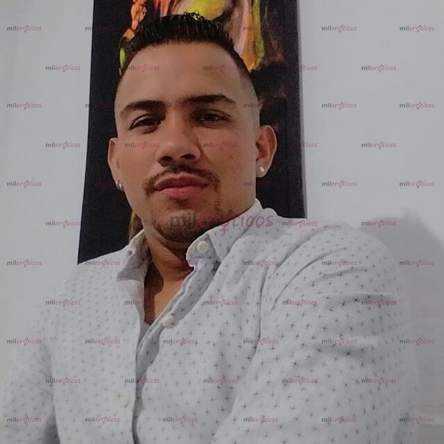 FOTOS DE CHICO ATLÉTICO DELGADO, CON GRAN POLLA PARA TU DISFRUTE.