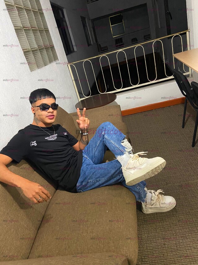 FOTOS DE 23CM EL MÁS VERGON CURVO GRUESO LECHERO