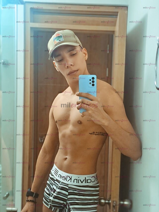 FOTOS DE SANTIAGO UNIVERSITARIO BILINGÜE 24 AÑOS (20CM)