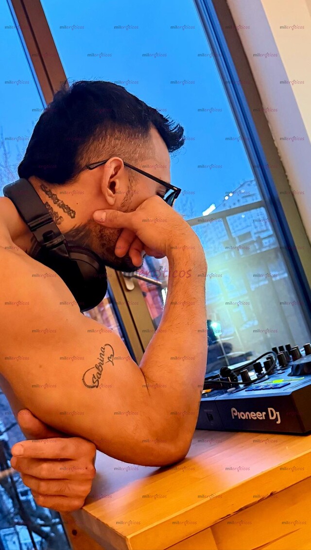 FOTOS DE HETERO SOLO ACTIVO, TE COMO ESA CHOCHA, MASAJES, BARBERIA, DEPILACIÓN