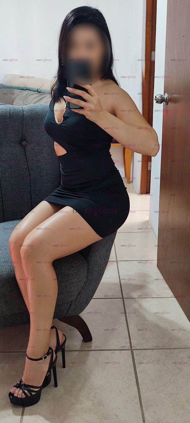 FOTOS DE ANDREA SENSUALIDAD, ELEGANCIA Y UNAS QUE OTRAS PERVERSIONES