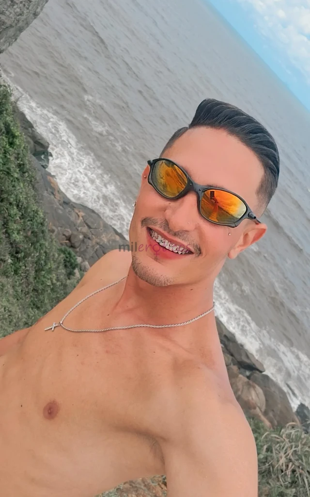 Wesley acompanhante na zona leste de spola sou wesley um acompanhante disponivel na zona leste de sao paulo ofereco companhia para diferentes ocasioes...