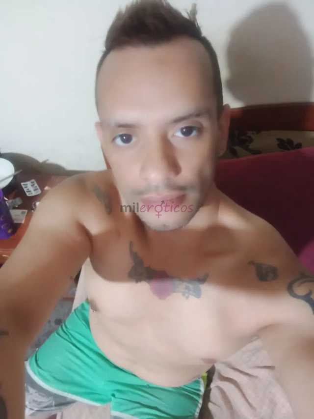 Buenas tardes junto con saludar me presento mi nombre es joaquin tengo 27 anos y soy gay pasivo mamador ojo solo la chupo nada de penetracion ya voy a...