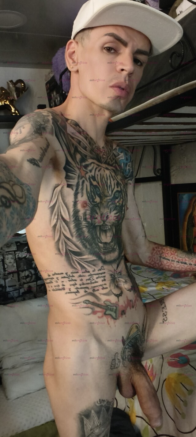 FOTOS DE SERIO ACTIVO FLACO BLANCO MORBOSO TATUADO