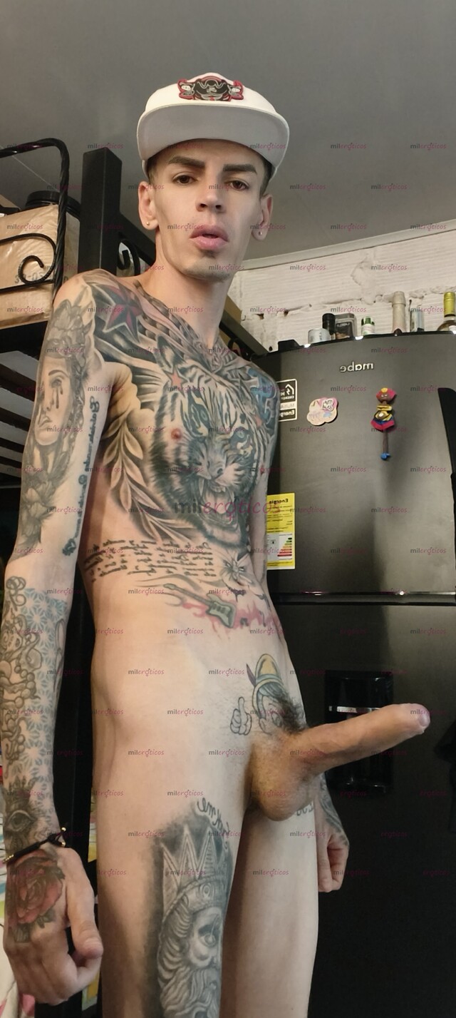 FOTOS DE SERIO ACTIVO FLACO BLANCO MORBOSO TATUADO