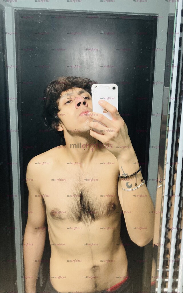 FOTOS DE MOZO DELGADO Y CALIENTE TE ESPERA PARA PASARLA DELICIOSO