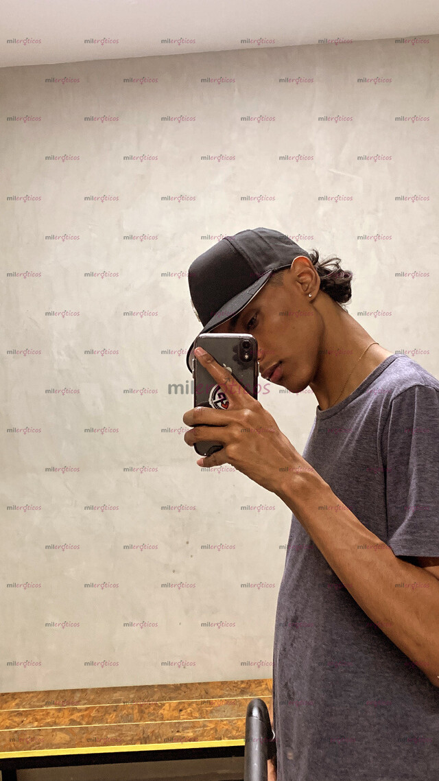 FOTOS DE ROBIN TAYLOR, HERMOSO JOVEN DE 18 AÑOS DISPUESTO A TODO POR HACERTE Y COMPLACER