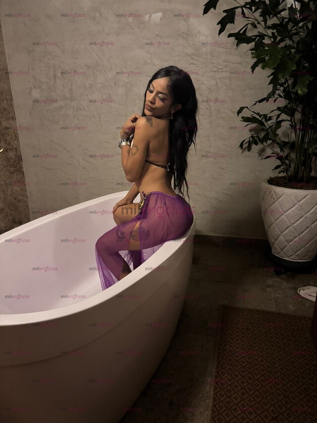 FOTOS DE HOLA SOY DANIELA UNA CHICA MUY CALIENTE VENGO A CUMPLIR TUS FANTASIAS