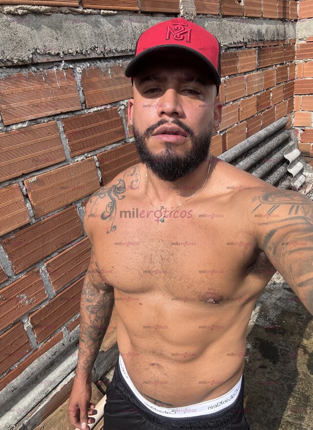 FOTOS DE MACHO ACTIVO DOMINANTE, DISCRETO PERO CON MUCHAS GANAS DE COMPLACERTE.