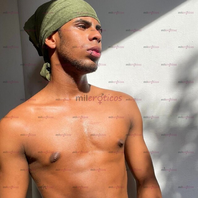 FOTOS DE CHICO JOVEN VERSATIL CON GANAS DE DISFRUTAR UN MOMENTO EXCITANTE
