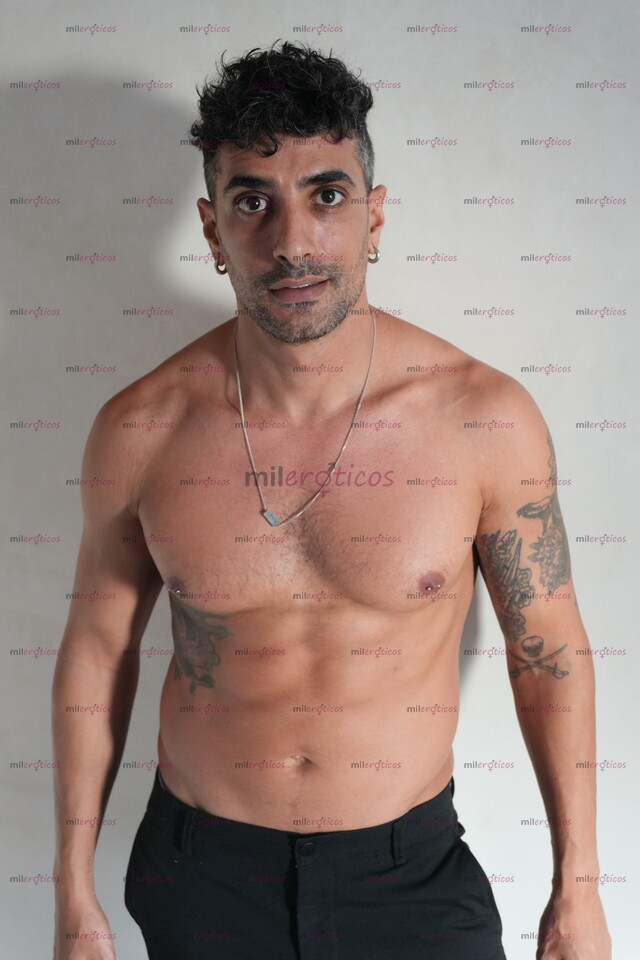 FOTOS DE (PDC) STRAIGHT SEXY MALE , VIP SERVICE ONLY FOR LADIES