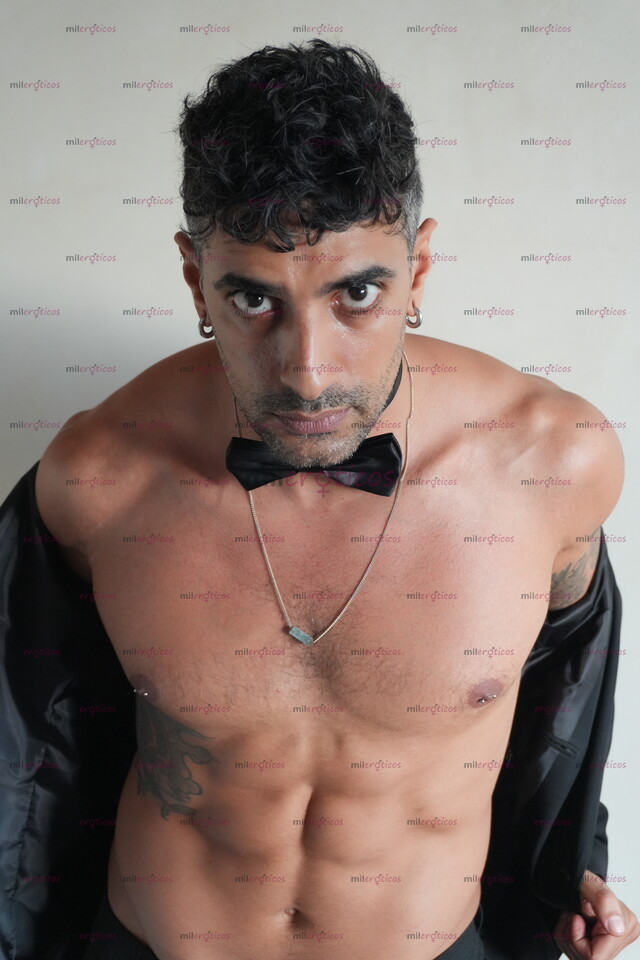 FOTOS DE (PDC) STRAIGHT SEXY MALE , VIP SERVICE ONLY FOR LADIES