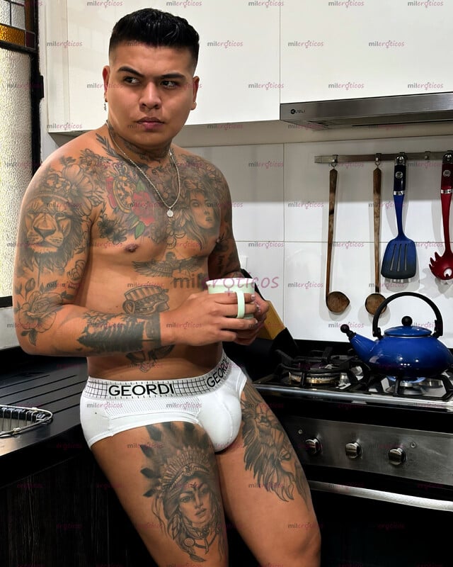 FOTOS DE MEN TATUADO DE 19 CM DE VERGA CON 1.83 DE ALTO PARA HOMBRES QUE BUSQUEN DISCRECI