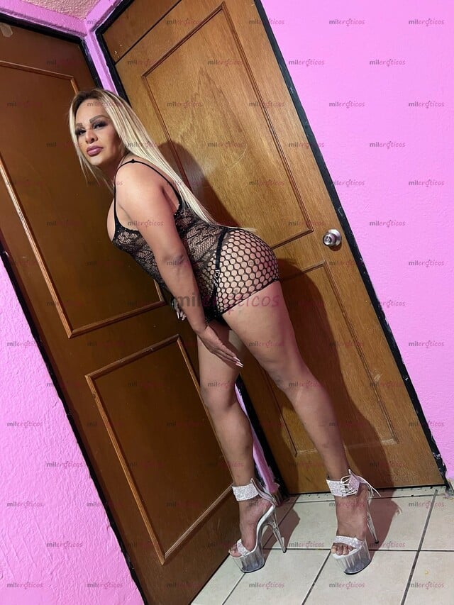 FOTOS DE SENSUAL Y ARDIENTE DEVORADORA DE VERGAS GARGANTA PROFUNDA ENSALIVADO