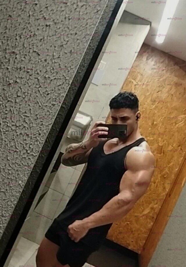 FOTOS DE CUBANO BIEN DOTADO 100% REAL LÁMAME Y PASEMOS UN RATO AGRADABLE