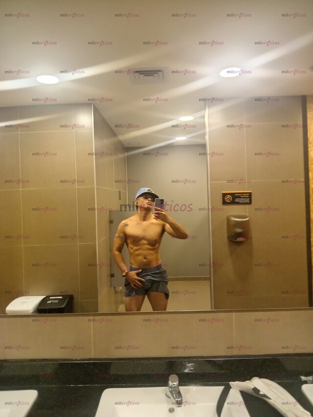 FOTOS DE TU ENTRENADOR Y TU MASAJISTA : TE COMPLAZCO COMO TE LO MERECES