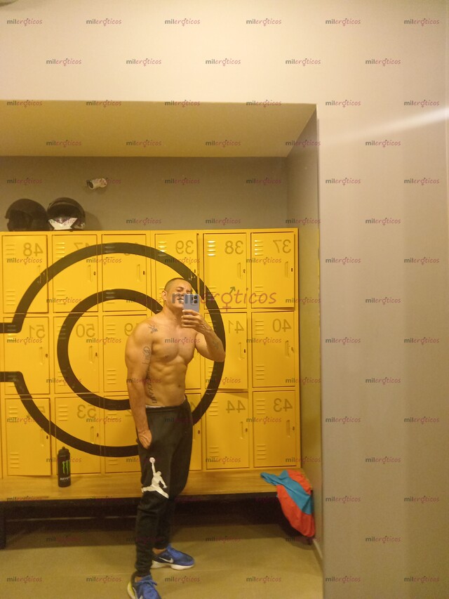 FOTOS DE TU ENTRENADOR Y TU MASAJISTA : TE COMPLAZCO COMO TE LO MERECES