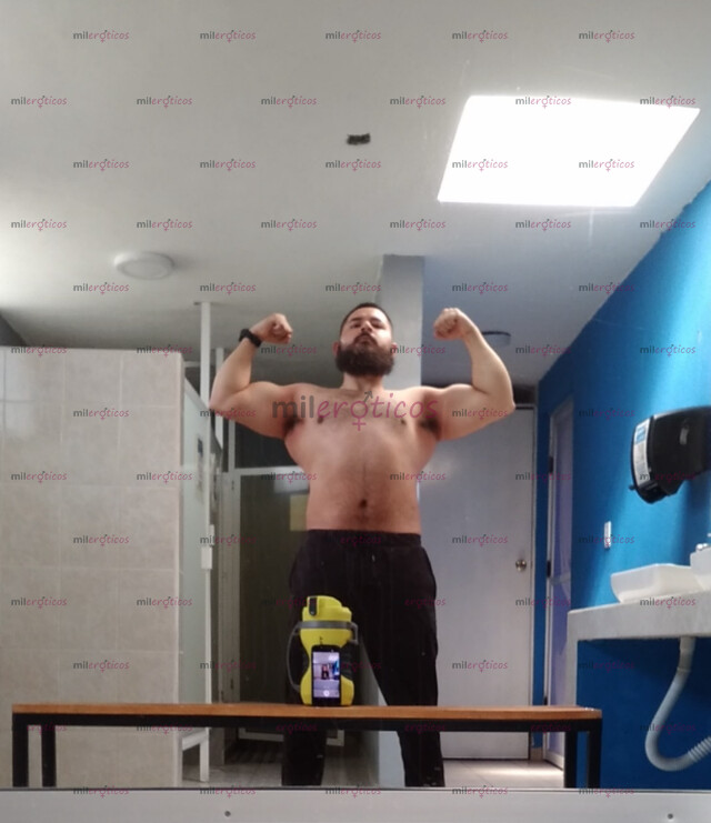 FOTOS DE MACHO VIP MUY GUAPO BIEN MAMADO Y CON UNA EXQUISITA VERGA