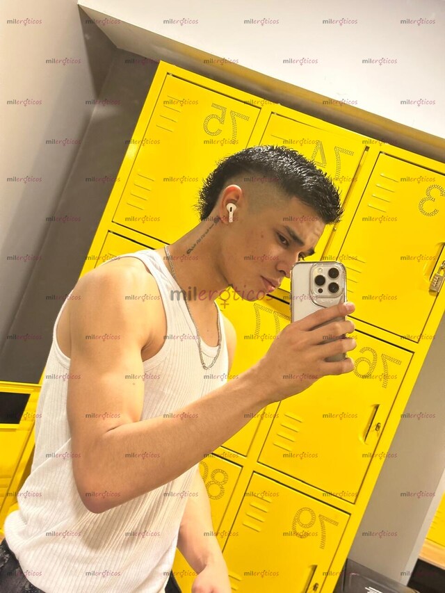 FOTOS DE EDAD 21, CHICO LINDO RESERVADO, DISCRETO