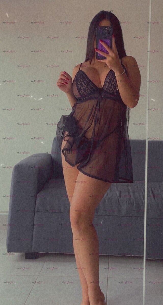 FOTOS DE MELANNY CHICA DE 20 AÑOS, BLANQUITA, CON JUGUETES