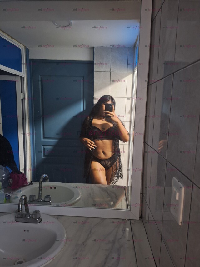 FOTOS DE MORENA TRANS DE 1.75 INTER BUENA EN EL ORAL