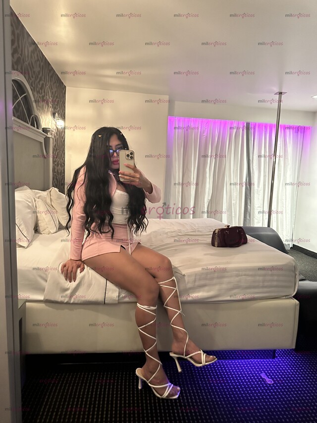 FOTOS DE DISPONIBLE EL 4 JULIO ÚNICOS DÍAS 2500 POR HORA SOLO MOTEL. RENA