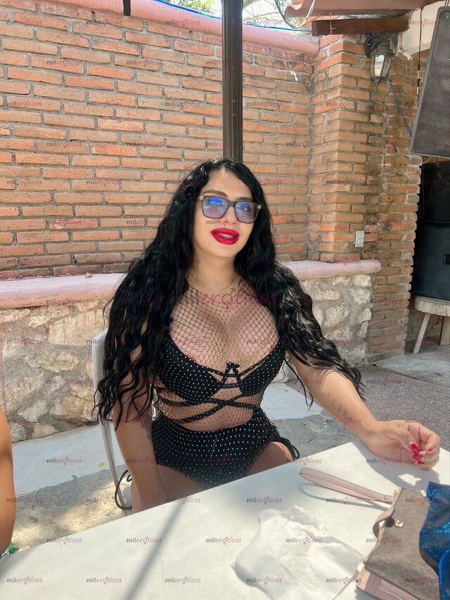 FOTOS DE DISPONIBLE EL 4 JULIO ÚNICOS DÍAS 2500 POR HORA SOLO MOTEL. RENA